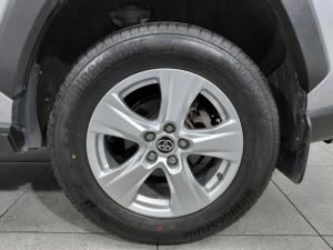 Toyota RAV4 2.0 GX auto - Image 14