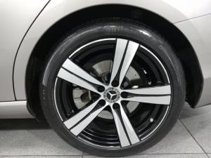 Mercedes-Benz C-Class C220d Avantgarde - Image 12