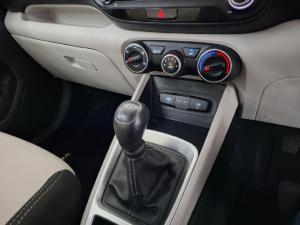 Hyundai Venue 1.2 Premium - Image 15