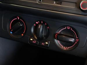 Volkswagen Polo Vivo hatch 1.4 Comfortline - Image 16