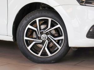 Volkswagen Polo Vivo hatch 1.6 Comfortline auto - Image 3