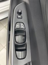 Nissan Navara 2.5DDTi double cab LE Plus - Image 10