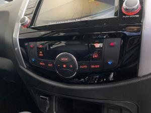 Nissan Navara 2.5DDTi double cab LE Plus - Image 16