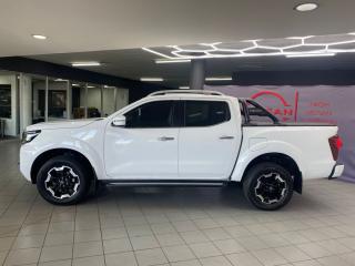 Nissan Navara 2.5DDTi double cab LE Plus