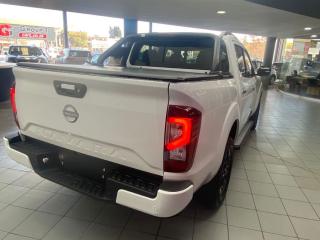 Nissan Navara 2.5DDTi double cab LE Plus