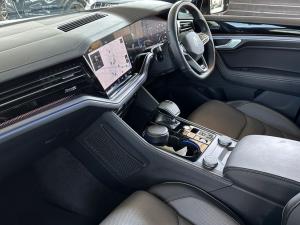 Volkswagen Touareg V6 TDI R-Line - Image 11