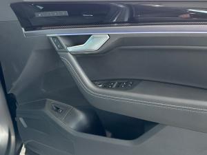 Volkswagen Touareg V6 TDI R-Line - Image 14