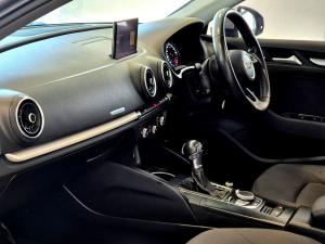 Audi A3 Sportback 30TFSI S line - Image 7