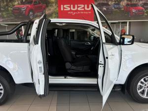 Isuzu D-Max 1.9TD Extended cab LS auto - Image 12