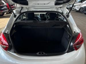Peugeot 208 1.2 Active - Image 11