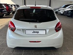 Peugeot 208 1.2 Active - Image 13