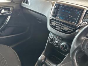Peugeot 208 1.2 Active - Image 14