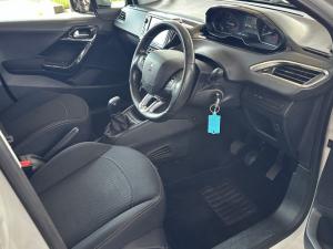 Peugeot 208 1.2 Active - Image 16