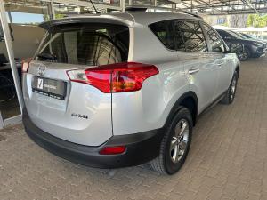 Toyota RAV4 2.0 GX auto - Image 2