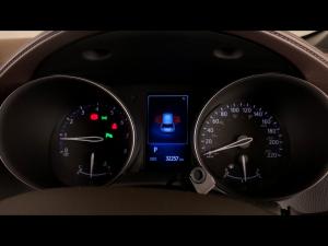 Toyota C-HR 1.2T Luxury - Image 9