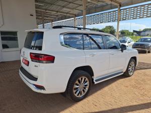 Toyota Land Cruiser 300 3.3D ZX - Image 2