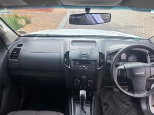 Isuzu D-Max 250 Extended cab X-Rider auto - Image 6