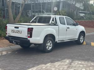 Isuzu D-Max 250 Extended cab X-Rider auto - Image 2