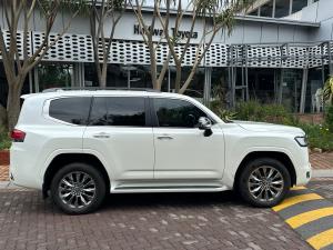 Toyota Land Cruiser 300 3.3D ZX - Image 3