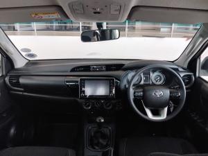 Toyota Hilux 2.4GD-6 double cab 4x4 Raider manual - Image 6