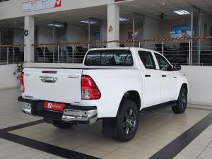 Toyota Hilux 2.4GD-6 double cab 4x4 Raider manual - Image 2