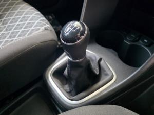 Volkswagen Polo Vivo 1.6 Style - Image 10