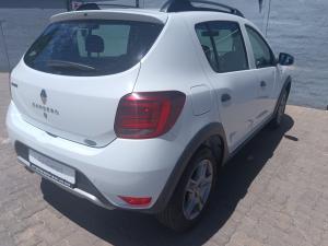 Renault Sandero 900T Stepway Expression - Image 2