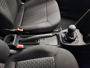 Volkswagen Polo Vivo hatch 1.4 - Image 13