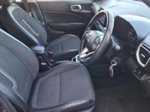Hyundai Venue 1.0T Fluid auto - Image 8