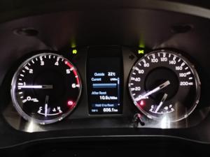 Toyota Hilux 2.4GD-6 Xtra cab Raider manual - Image 10