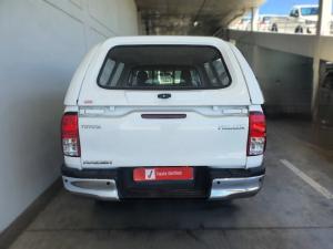 Toyota Hilux 2.4GD-6 single cab Raider manual - Image 4