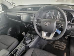 Toyota Hilux 2.4GD-6 single cab Raider manual - Image 6