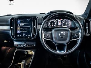 Volvo XC40 T3 R-Design auto - Image 19