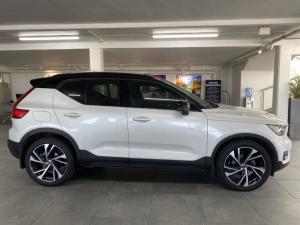 Volvo XC40 T3 R-Design auto - Image 2