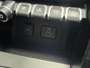 Volkswagen Amarok 2.0TDI double cab Life 4Motion manual - Image 13