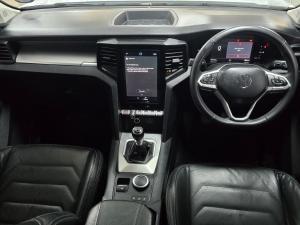 Volkswagen Amarok 2.0TDI double cab Life 4Motion manual - Image 2