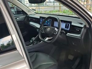 MG HS 2.0T Luxury - Image 11