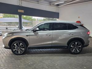 MG HS 2.0T Luxury - Image 4