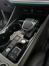 Volkswagen Touareg V6 TDI Executive R-Line - Image 13