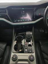 Volkswagen Touareg V6 TDI Executive R-Line - Image 14