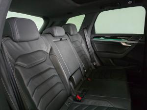 Volkswagen Touareg V6 TDI Executive R-Line - Image 16