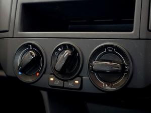 Volkswagen Polo Vivo hatch 1.4 Conceptline - Image 16