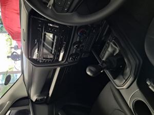 Isuzu D-Max 1.9TD double cab L 4x4 manual - Image 10