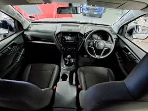 Isuzu D-Max 1.9TD double cab L 4x4 manual - Image 13