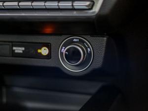 Isuzu D-Max 3.0TD double cab V-Cross 4x4 - Image 15