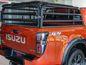 Isuzu D-Max 3.0TD double cab V-Cross 4x4 - Image 27