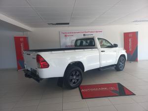 Toyota Hilux 2.4GD-6 single cab 4x4 Raider manual - Image 2