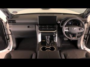 Toyota Land Cruiser 300 3.5T GR-Sport - Image 6