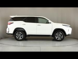 Toyota Fortuner 2.4GD-6 auto - Image 3