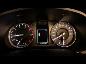 Toyota Hilux 2.4GD-6 double cab 4x4 Raider manual - Image 9